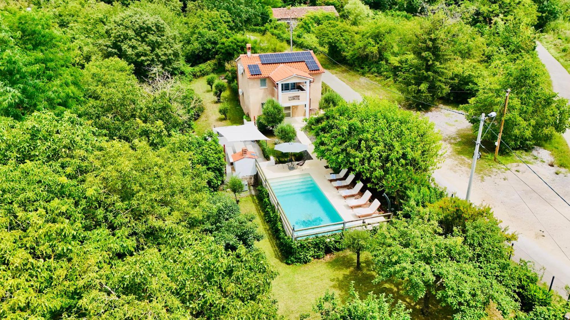 Wellness House Oliva With Heated Salt Water Pool, Sauna & Jakuzzi Labin  Zewnętrze zdjęcie